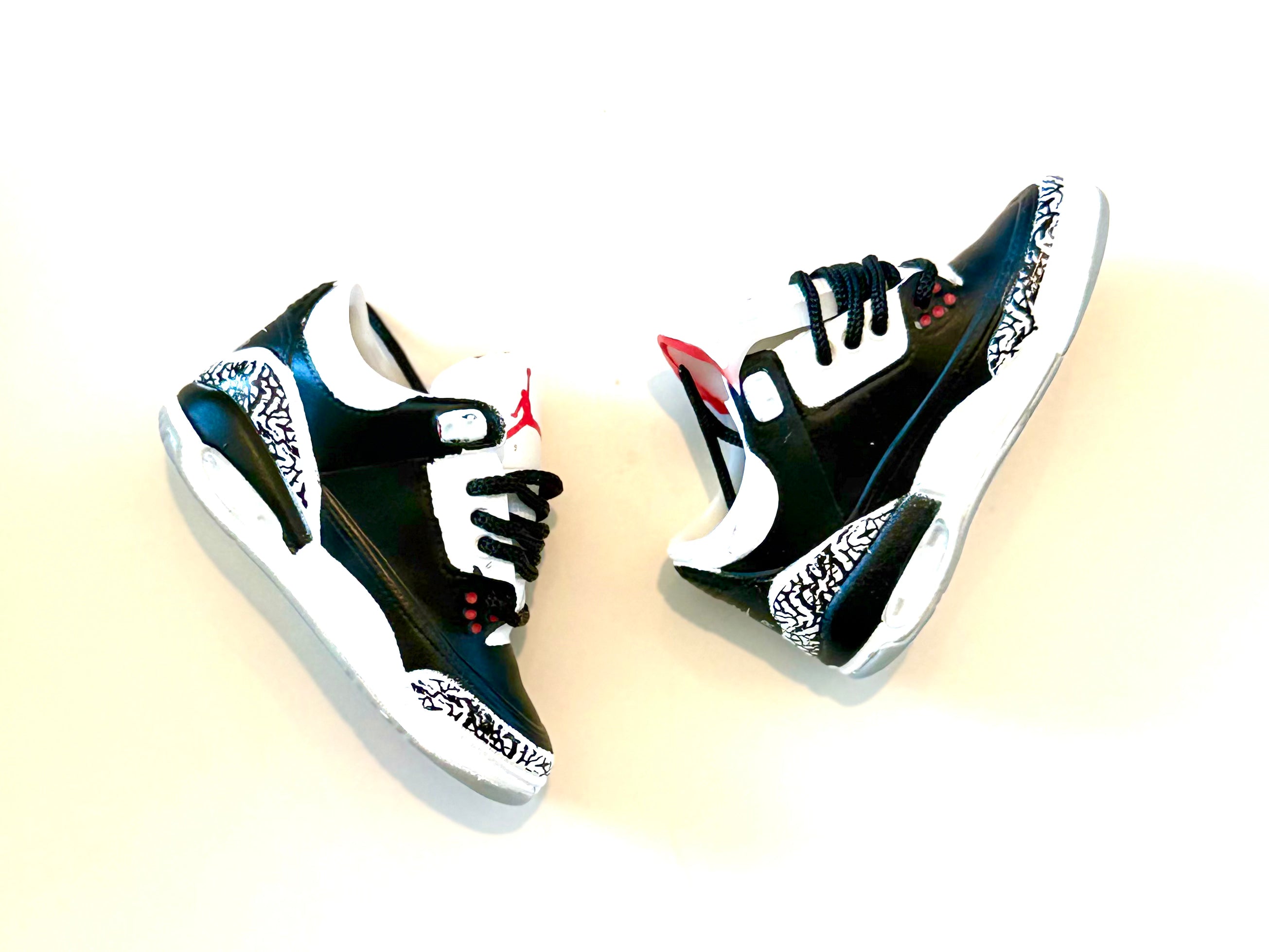 "Air Jordan 3" Black Cement