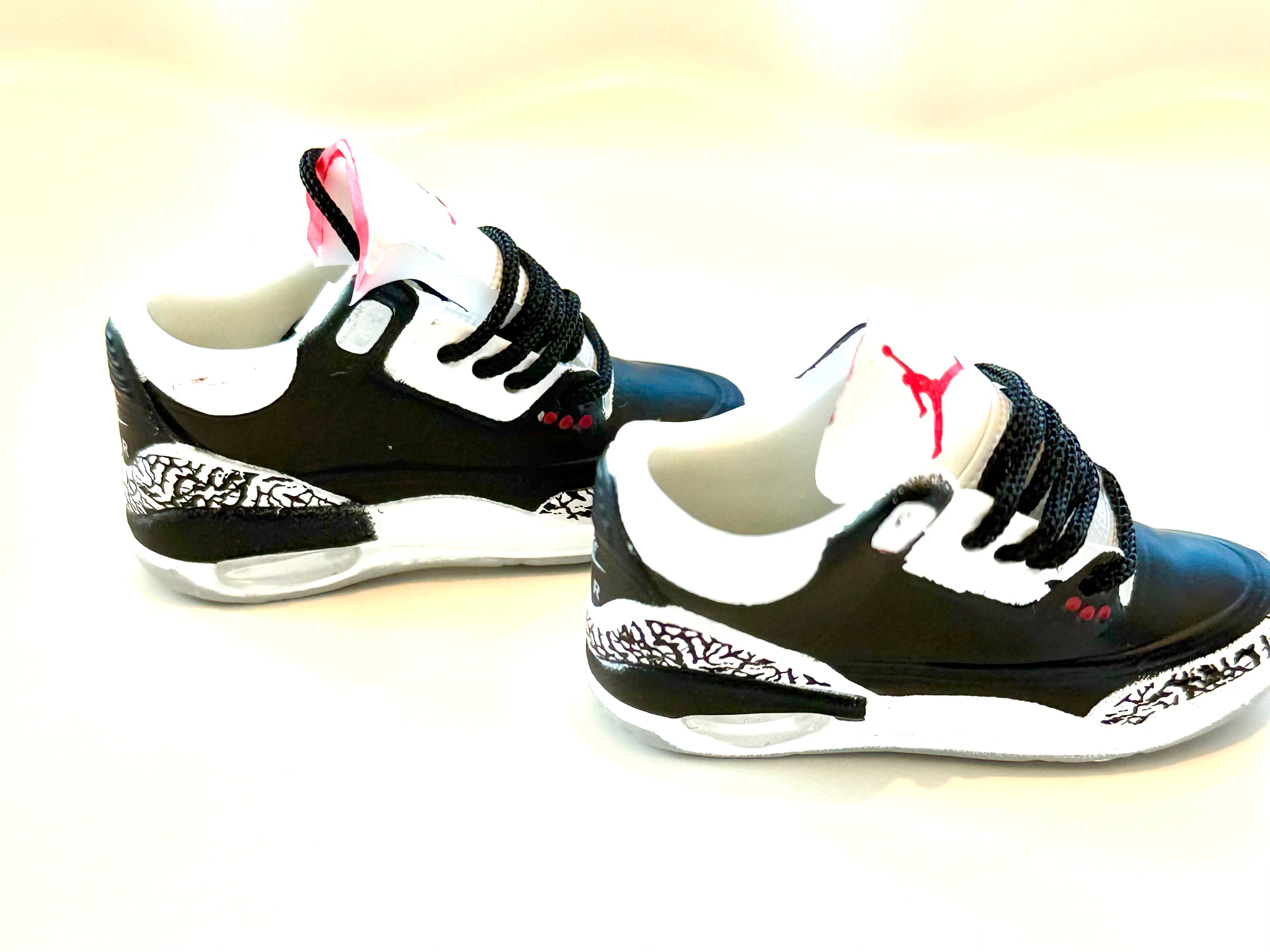 "Air Jordan 3" Black Cement