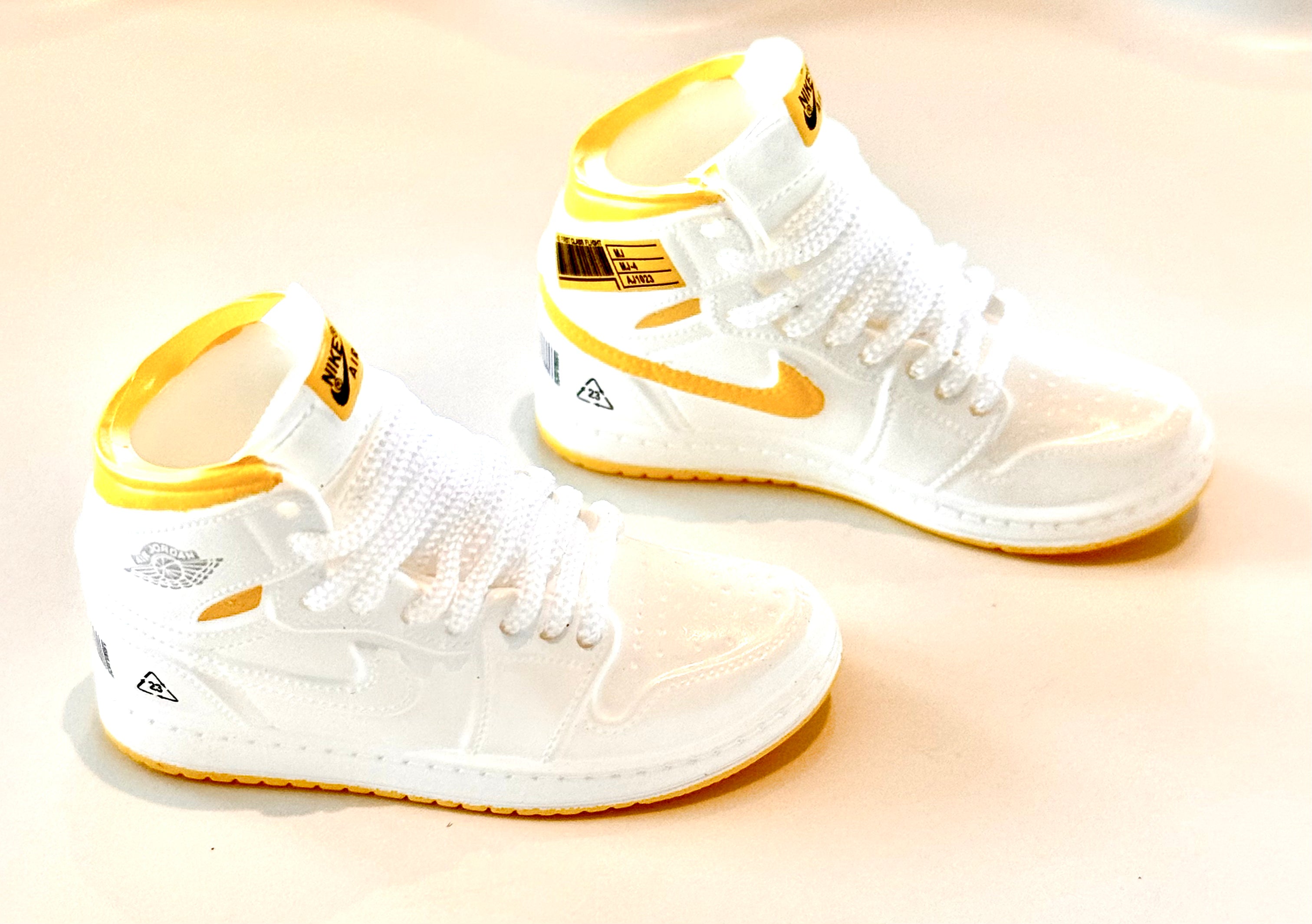 "Off-White x Air Jordan 1" White